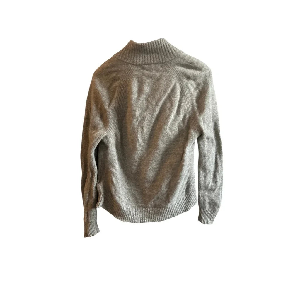 Banana‎ Republic Men's Light Gray Mock Neck Button Up Knit Sweater M/L